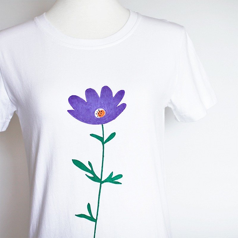 手描きの花の女性のロングTシャツ - ショートパンツ レディース - コットン・麻 ホワイト