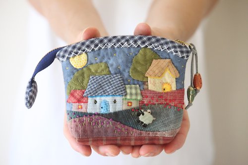 BeePatchwork Cosmetic bag, Quilted Coin Purse, Japanese Patchwork Earbuds Case.