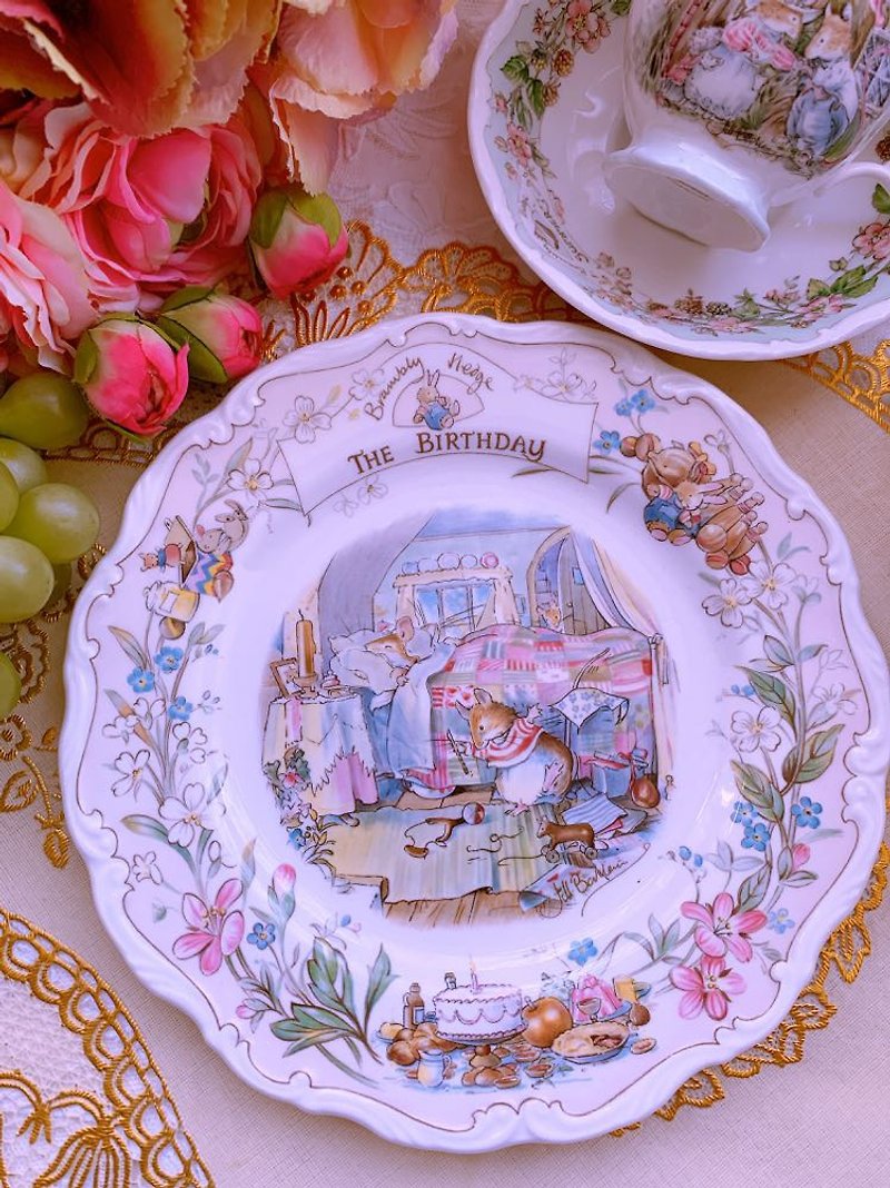 Royal Doulton Royal Dalton Wild Rose Village Mouse Moving Birthday Limited Edition Cake Dessert Plate - Small Plates & Saucers - Other Materials 