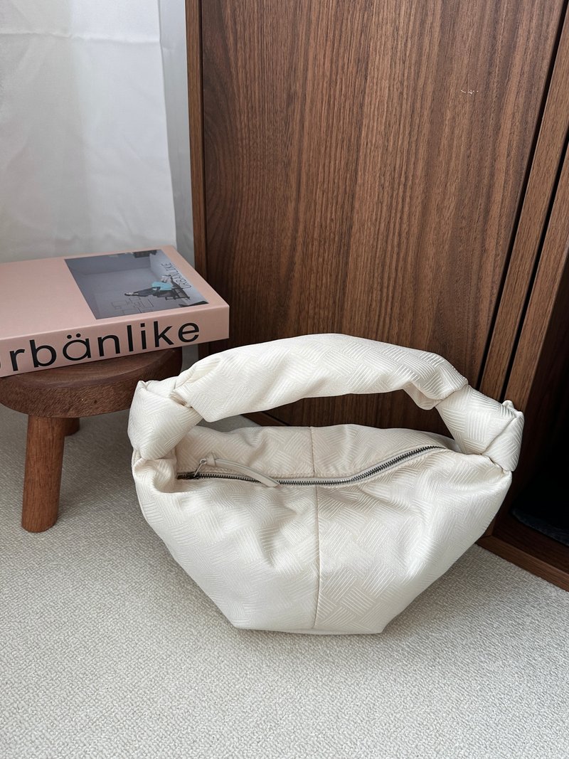 中古包 Bottega Veneta 寶緹嘉 奶白編織紋 Hobo 包 - 手提包/手提袋 - 其他材質 白色