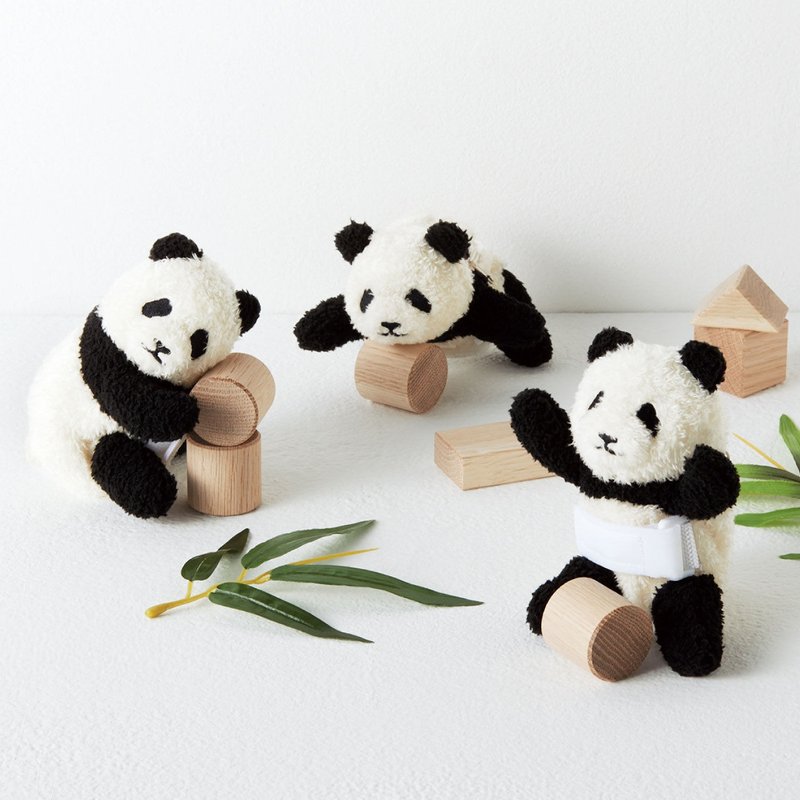 【YOU+MORE!】Panda baby shape storage bag - Pre-order - กระเป๋าใส่เหรียญ - เส้นใยสังเคราะห์ 