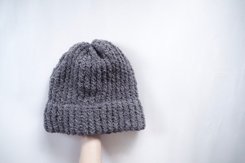 knitted hat handmade - หมวก - เส้นใยสังเคราะห์ สีเทา