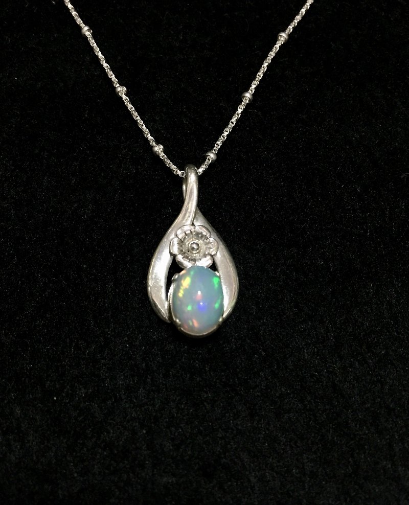 Opal Pendant in Lady Flower Design Handmade in Nepal 92.5% Silver - Necklaces - Gemstone White