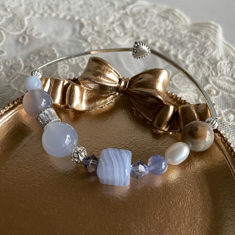 [Career expression and communication calm emotions] blue chalcedony blue agate and tanzanite Stone - Bracelets - Crystal 