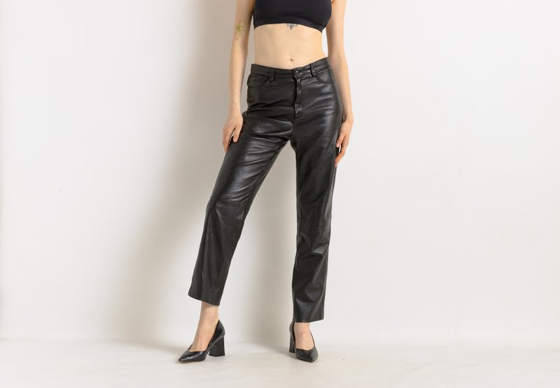 90s Vintage High Waisted Leather Woman Pants size S M 7531 - 女長褲 - 真皮 黑色