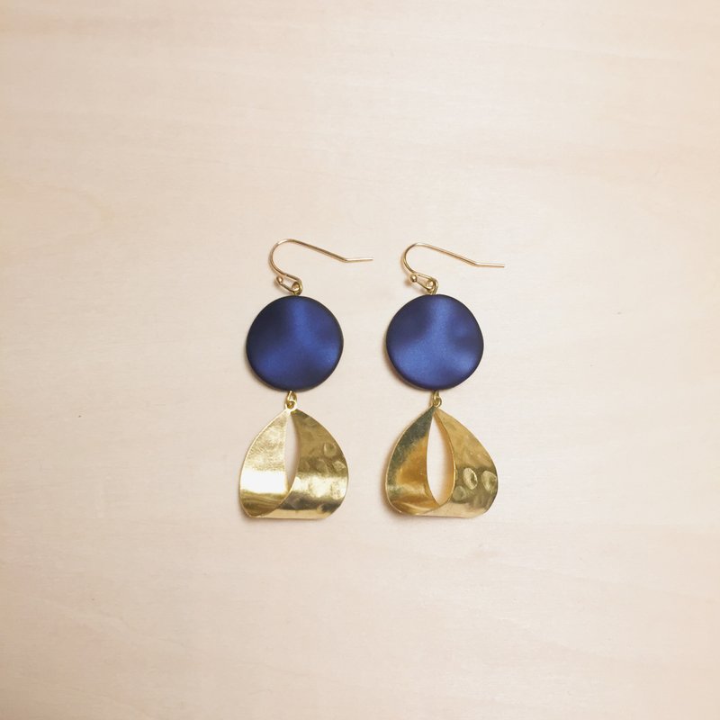 復古不規則磨砂藍圓片對折立體水滴耳環 - 耳環/耳夾/耳骨夾 - 銅/黃銅 藍色