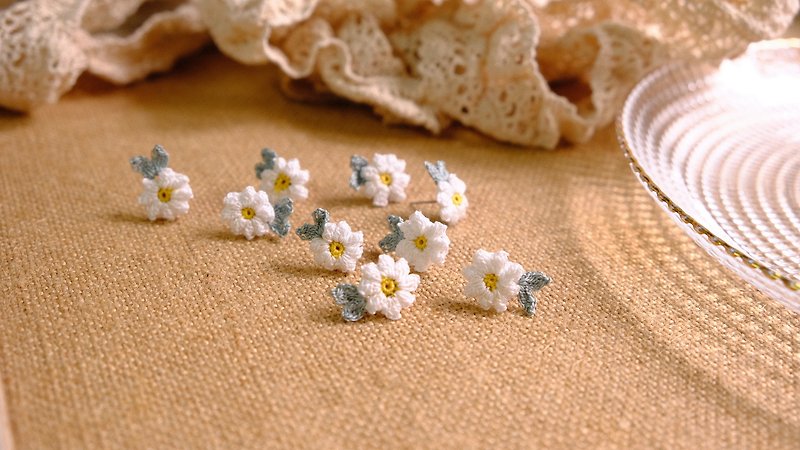Crocheted small chrysanthemum earrings - Earrings & Clip-ons - Cotton & Hemp Yellow