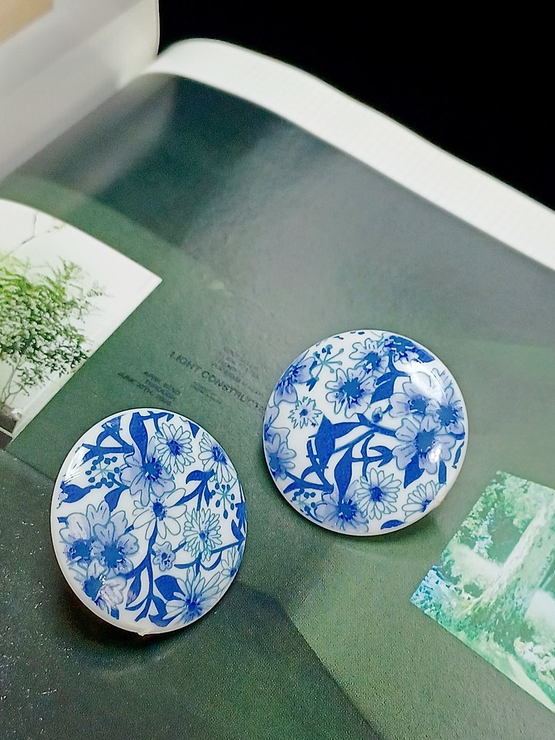 vintage jewelry antique clip earrings blue and white porcelain - ต่างหู - โลหะ 