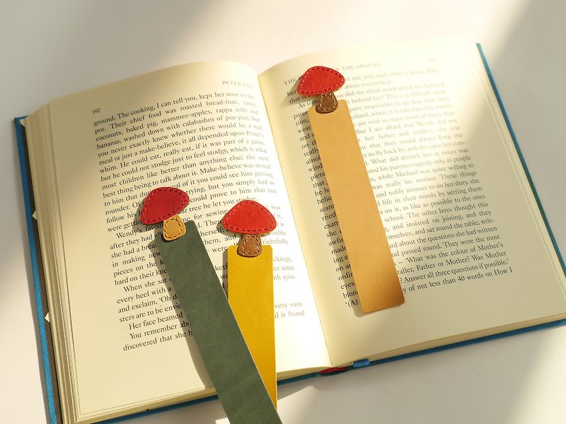 Red Mushroom Leather Bookmark - ที่คั่นหนังสือ - หนังแท้ หลากหลายสี