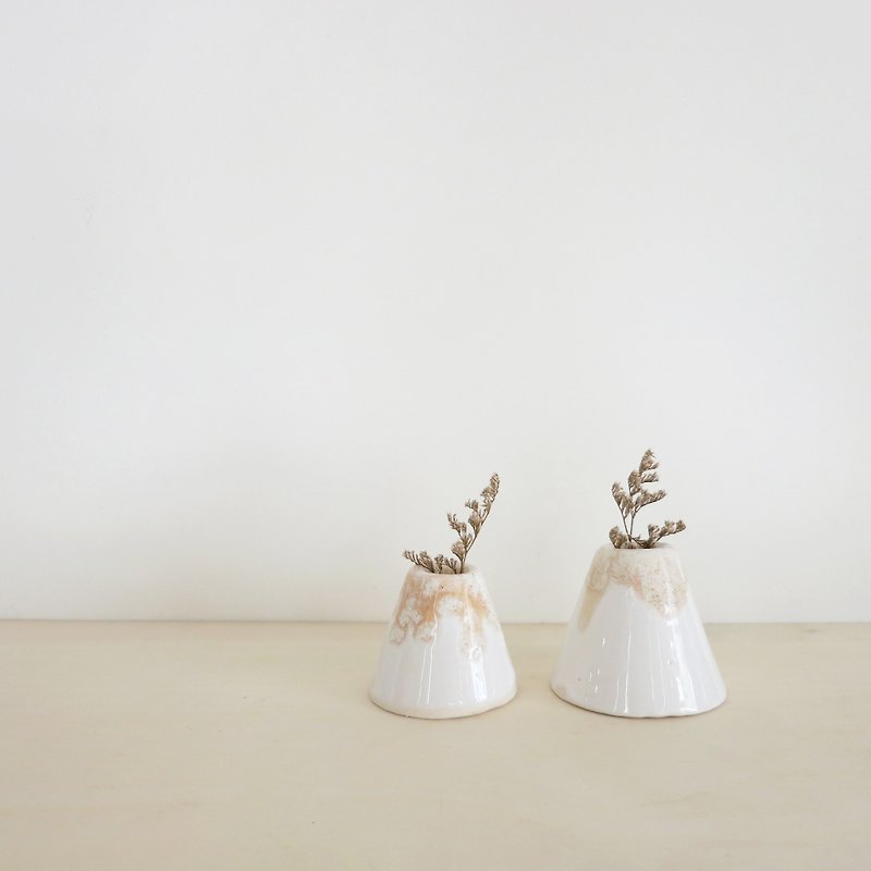小雪山 | 擺飾/花器 | 白色 - 花瓶/花器 - 陶 白色