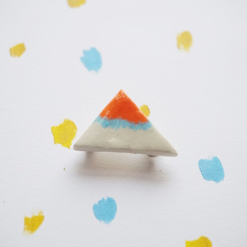 三角/石粉黏土手工制小胸針 - 胸針 - 黏土 橘色