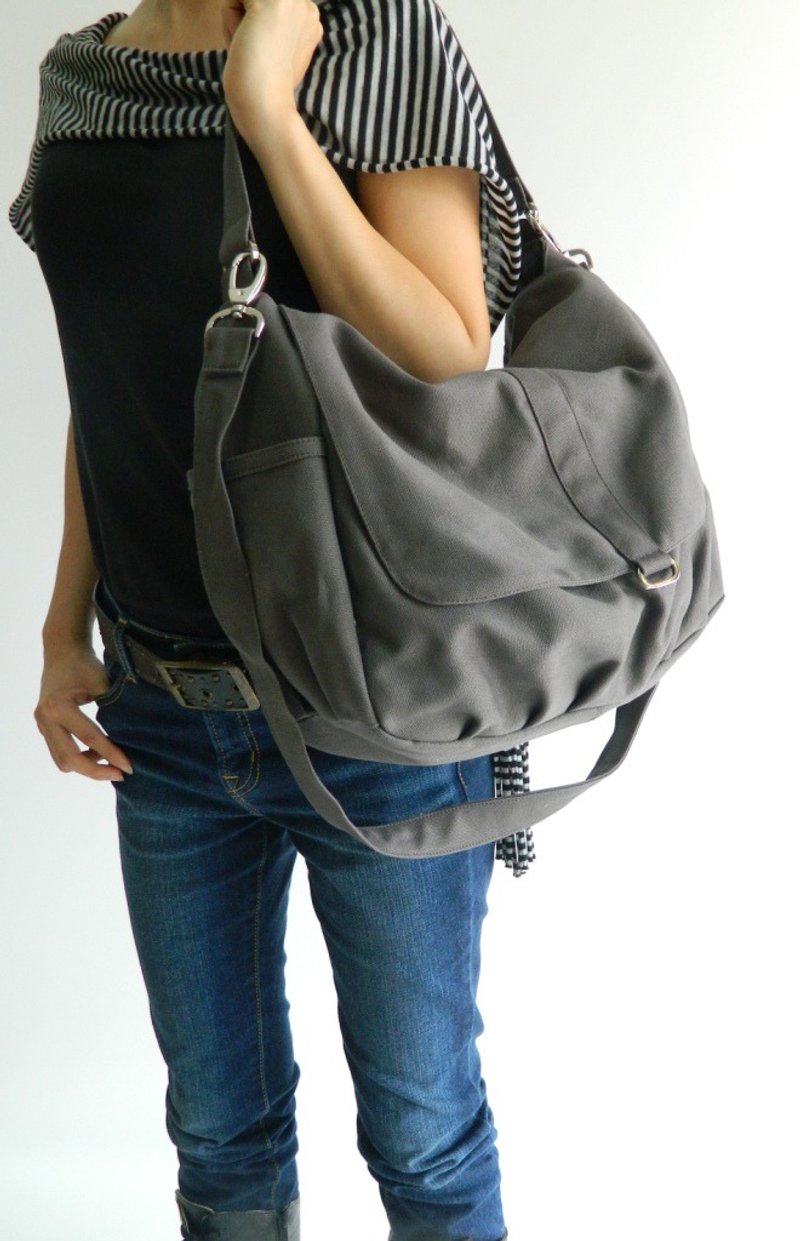 Water Resistant Gray canvas Messenger bag / Travel shoulder bag - no.18 Daniel - Messenger Bags & Sling Bags - Other Materials Gray