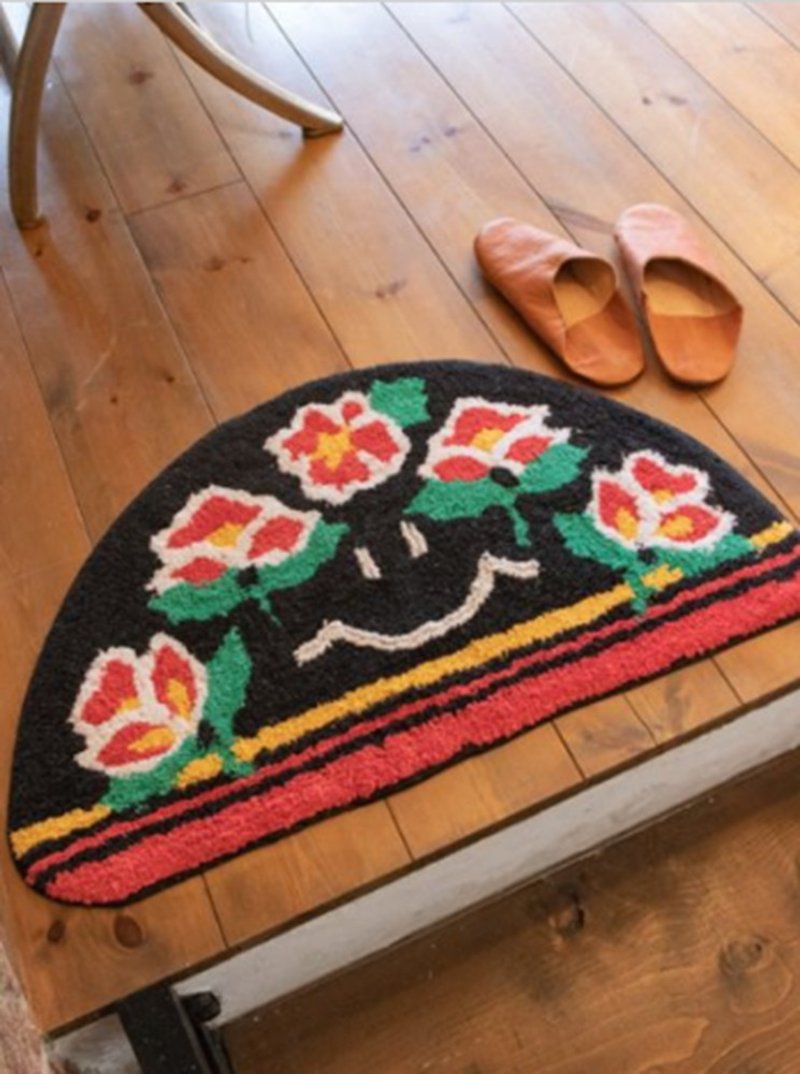 [Hot pre-order] Smile flower semi-circular floor mat IPIP91A4 - พรมปูพื้น - ผ้าฝ้าย/ผ้าลินิน 