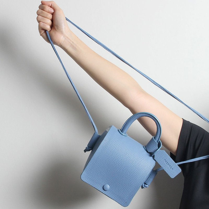 Semi triangle cross body bag 半三角形手提斜背包 - 手提包/手提袋 - 人造皮革 