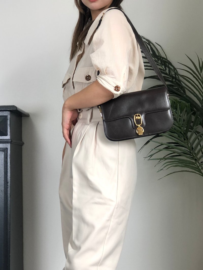 【 日本直送　名牌中古包 】CELINE セリーヌ ショルダーバッグ ブラウン 馬車 ホースキャリッジ フロントバックル レザー vintage mbdia8 - 側背包/斜背包 - 真皮 咖啡色