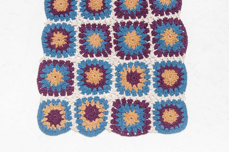 Hand crocheted flower table mats / crocheted placemats / flower mats / Nordic style upholstery - blue and purple flowers crocheted - ผ้ารองโต๊ะ/ของตกแต่ง - ผ้าฝ้าย/ผ้าลินิน หลากหลายสี