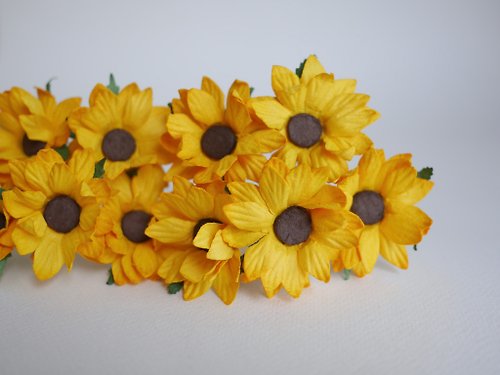 makemefrompaper Paper Flower, 25 pieces DIY small daisy flower size 6.00 cm., yellow color