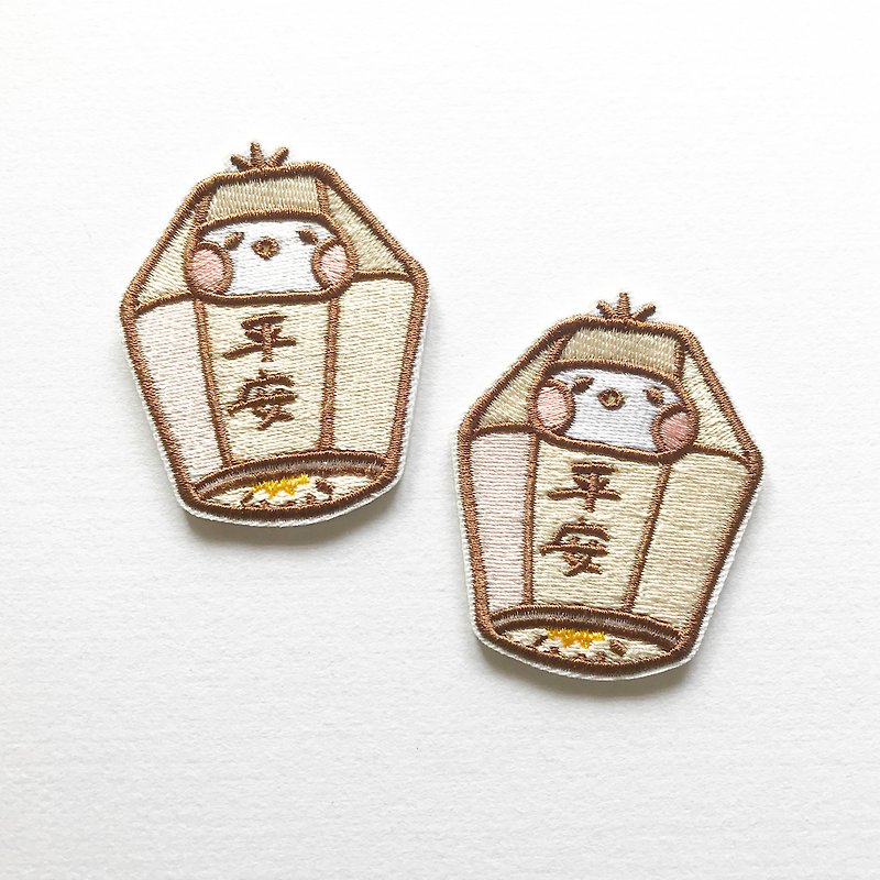 Taiwan Tiandeng Seed Embroidery/Pin/Patch - เข็มกลัด/พิน - งานปัก ขาว