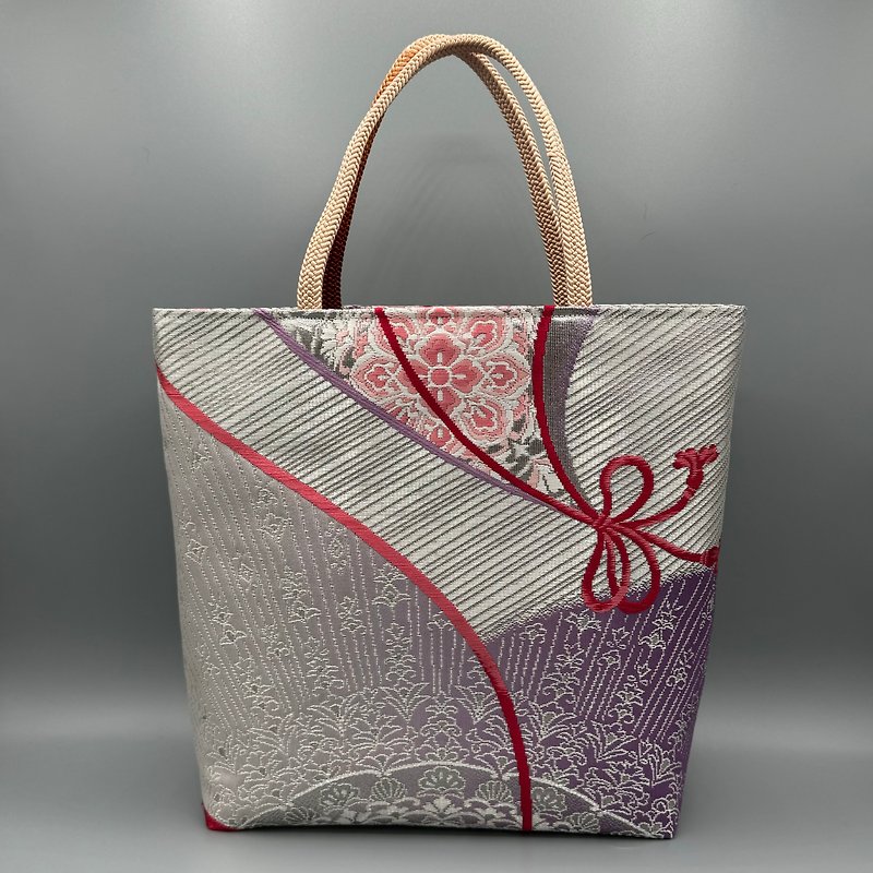 Kimono Obi Obijime Remake Tote bag - กระเป๋าถือ - ผ้าไหม สีเงิน