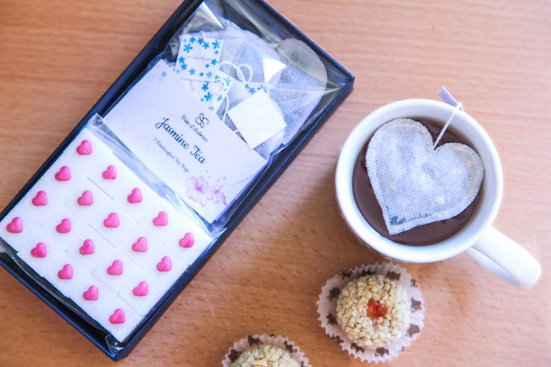 Tea Gift Box 10 Heart Tea Bags + 40 Pink Heart Sugar Cubes / Handmade Tea Gifts - 茶葉/漢方茶/水果茶 - 其他材質 白色