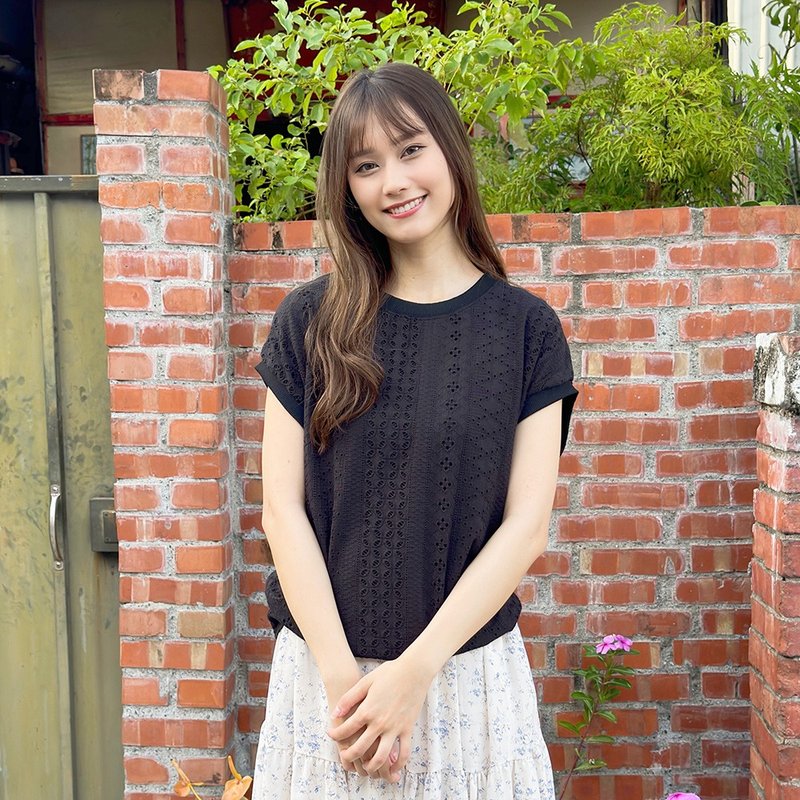 Hana Mokuba 圓領清新日系感提花上衣 - 女上衣/長袖上衣 - 棉．麻 