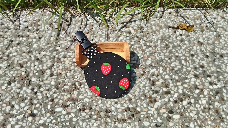 Delicious strawberry (black) / baby round peace symbol bag. Incense bag. Lucky bag. Poem sign bag. Exclusive edge (circle) copies. Bag ornaments - อื่นๆ - ผ้าฝ้าย/ผ้าลินิน สีดำ