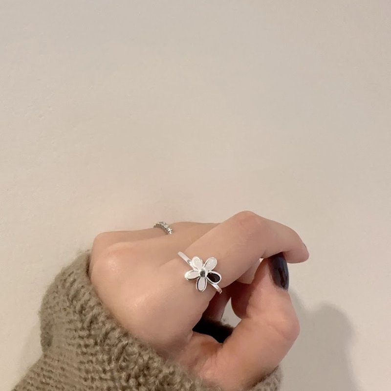 925純銀 五瓣花 胎毛母乳戒指 - 嬰兒手鍊/飾品 - 銀 