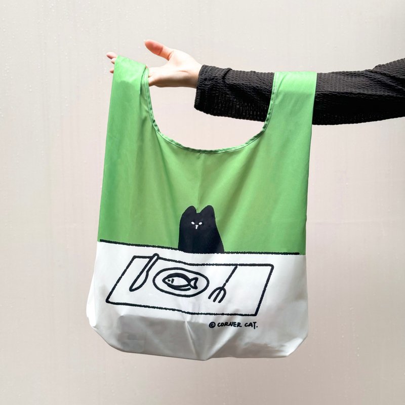 Water-repellent foldable eco-friendly shopping bag - กระเป๋าถือ - วัสดุกันนำ้ หลากหลายสี