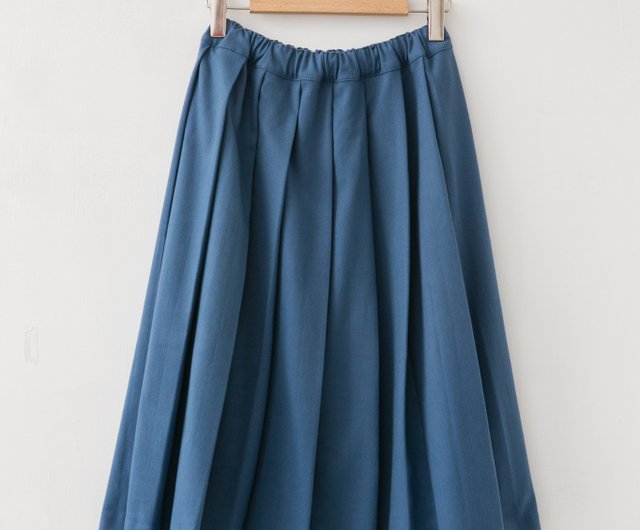 elastic pleated skirt