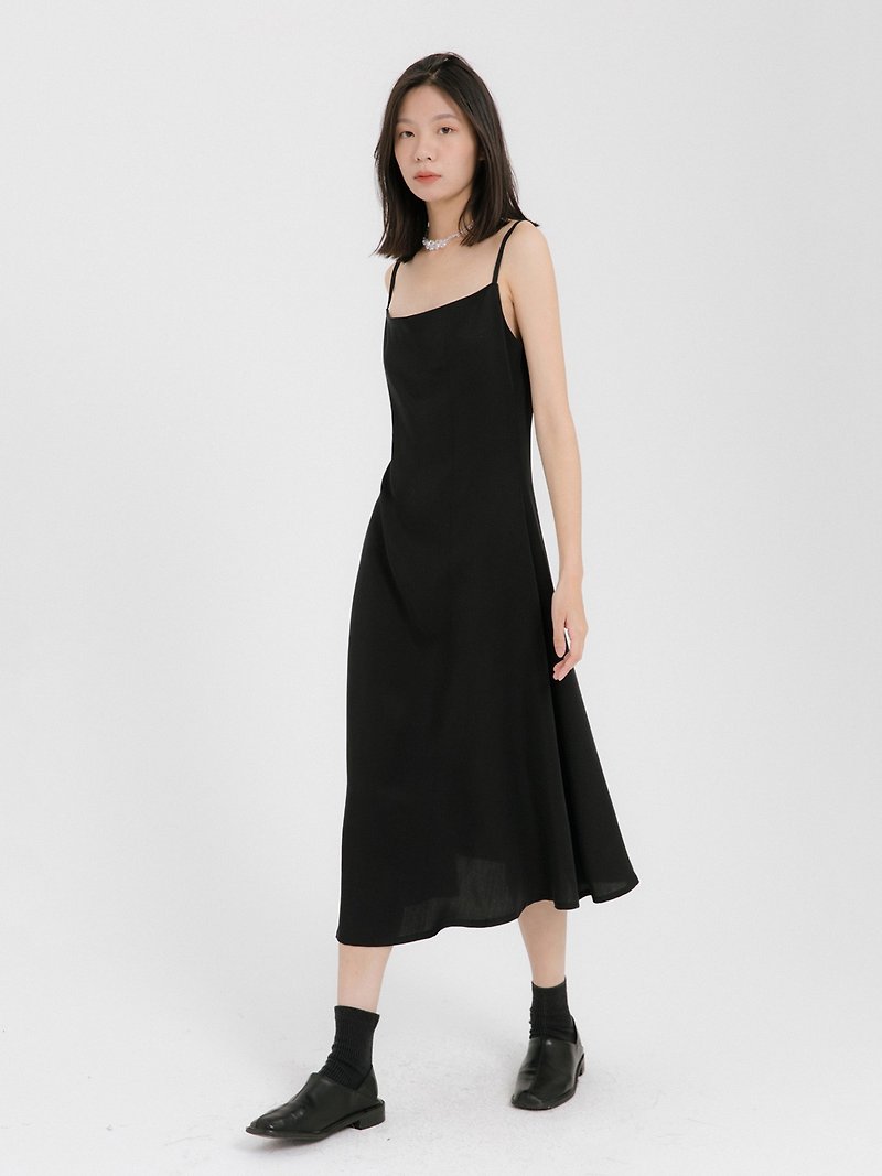 Black slim fit summer loose hem spaghetti strap dress suspender dress - ชุดเดรส - ผ้าฝ้าย/ผ้าลินิน สีดำ