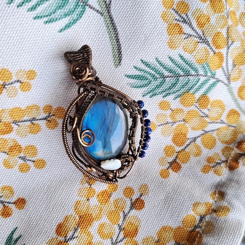 [Shan Mian] Leaf Labradorite Pendant - สร้อยคอ - เครื่องประดับพลอย สีน้ำเงิน