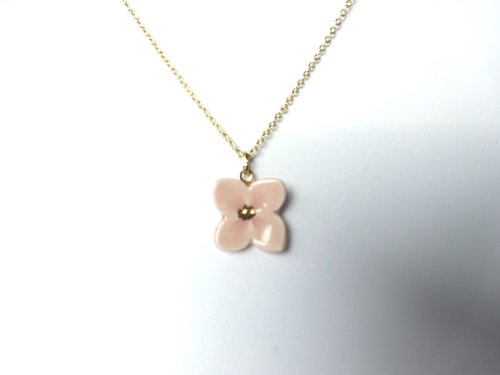 小さな花のnecklace ピンク