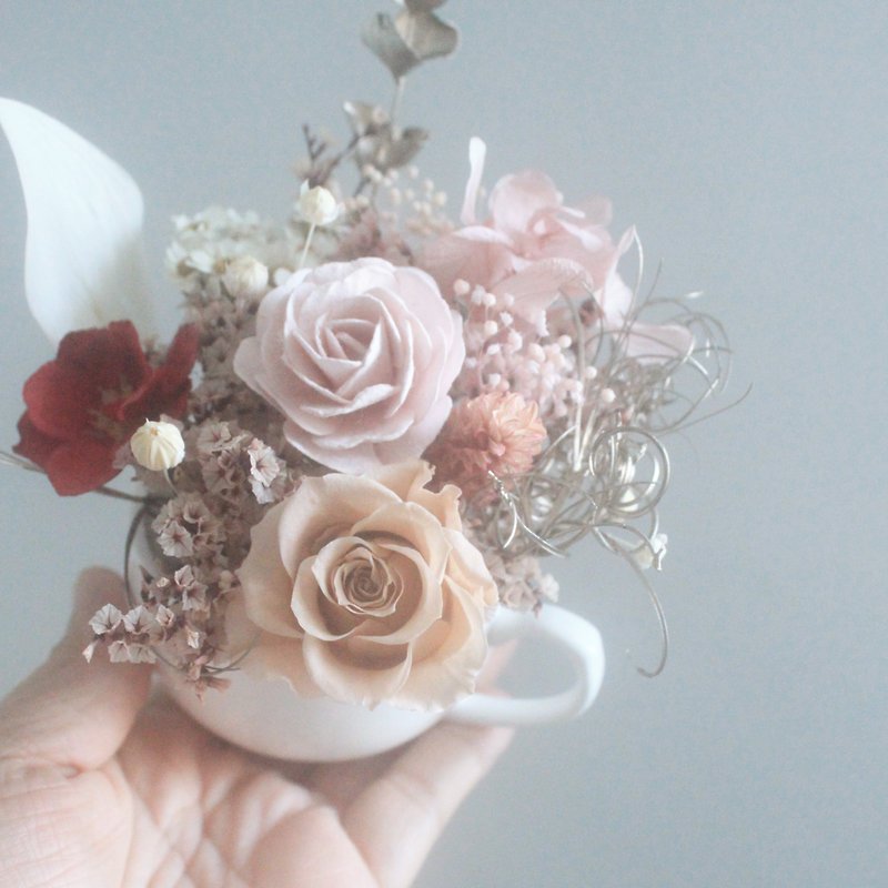 Flowers and Flowers Mini Coffee Cup Dried Flower Gift - ช่อดอกไม้แห้ง - พืช/ดอกไม้ สึชมพู