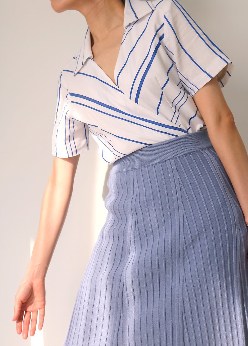 Via Wrap Blouse Blue & White Stripe Print Wrap Top - เสื้อเชิ้ตผู้หญิง - ผ้าฝ้าย/ผ้าลินิน ขาว