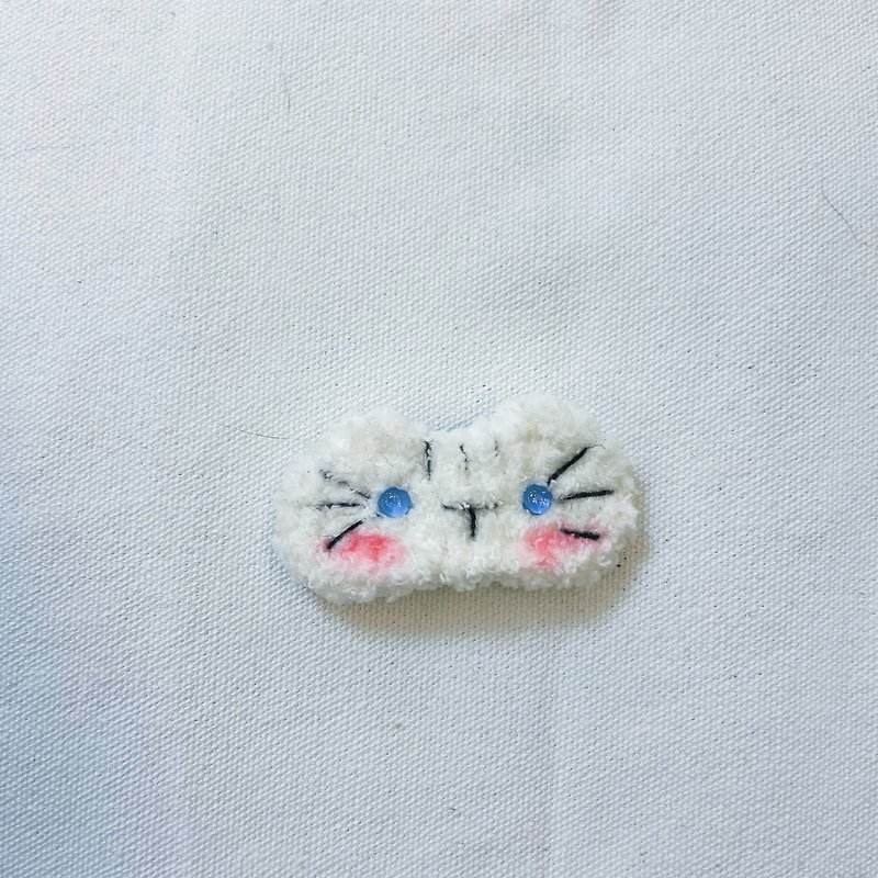 Spot l hand knitted cat hair clip crochet hair clip - Hair Accessories - Cotton & Hemp White