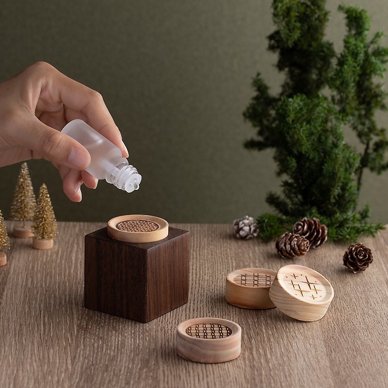 Night Shadow Wood - Diffuse Wooden Holder/Candle Holder/Essential Oil Holder Between Day and Night - น้ำหอม - ไม้ 