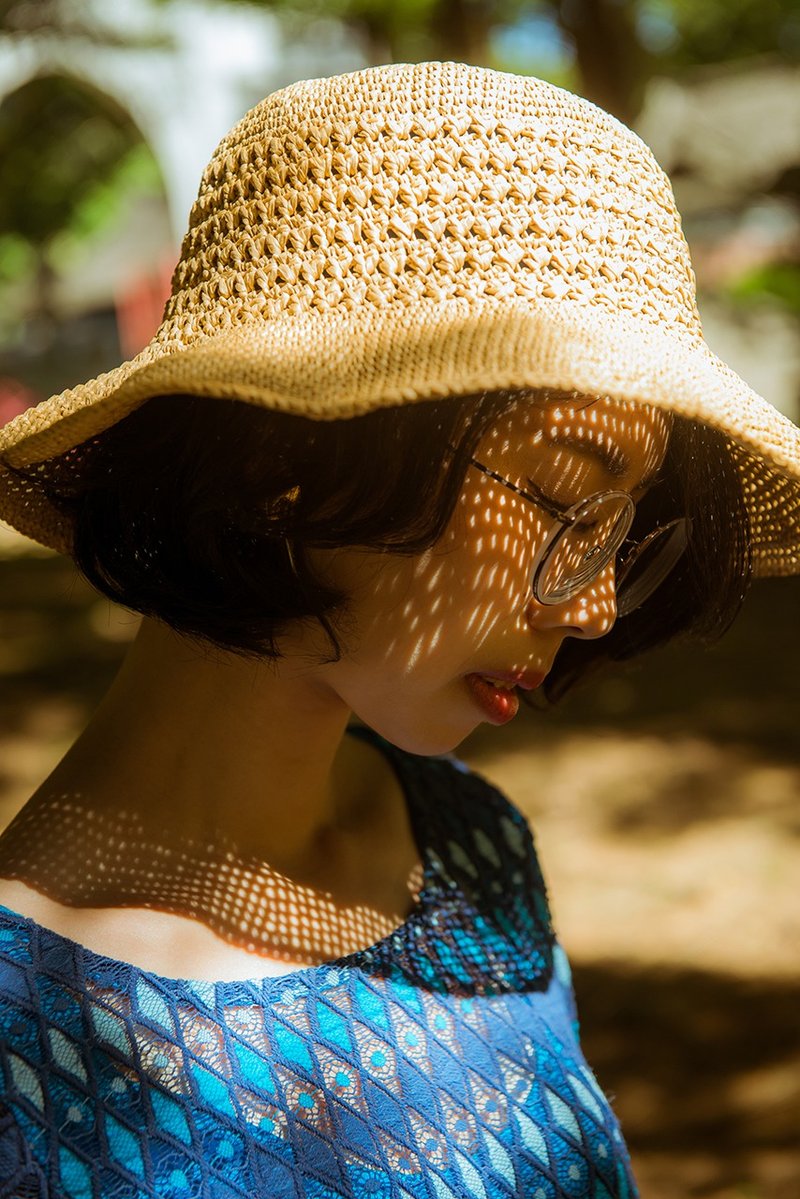 Nude Hollow Textured Bell-shaped Long Hat Brim Shade Hand Woven Paper Straw Hat | vintage Wan Er selection - หมวก - วัสดุอีโค 