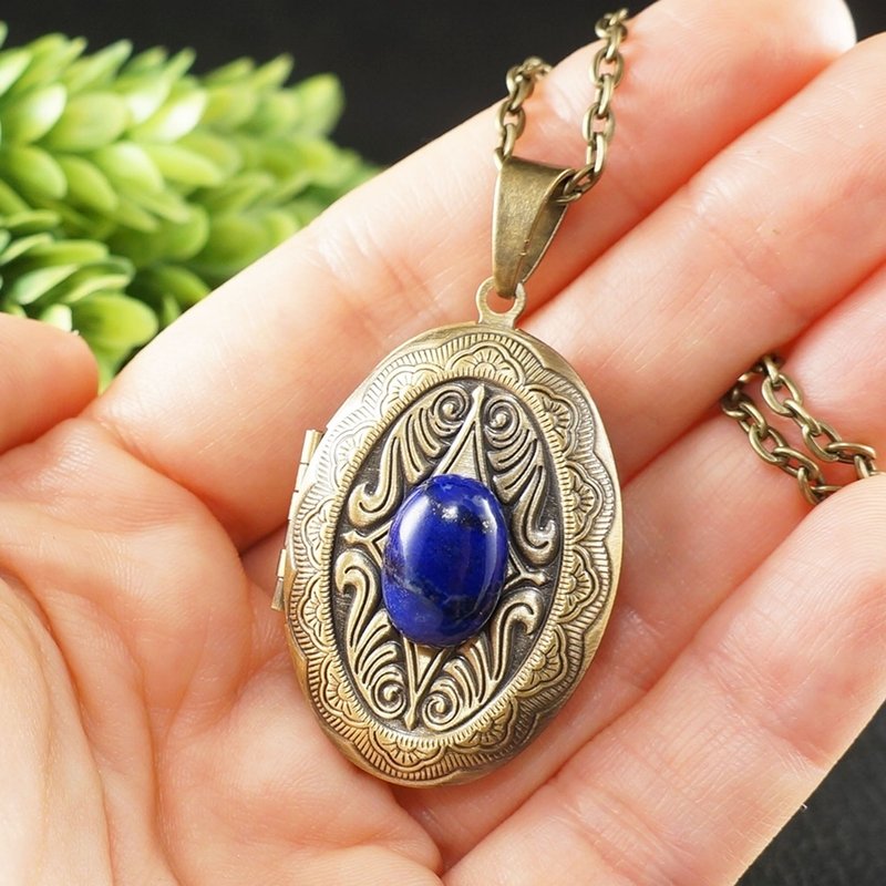 Lapis Lazuli Locket Necklace Ultramarine Blue Lazurite Pendant Necklace Jewelry - 項鍊 - 半寶石 藍色