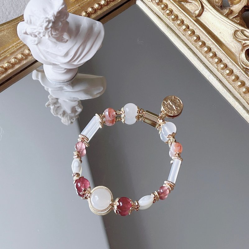 [Crystal Bracelet/Nuan Nuan] Moonstone Strawberry Crystal Jade White Moonlight Red Flower Gum Gift - สร้อยข้อมือ - คริสตัล 