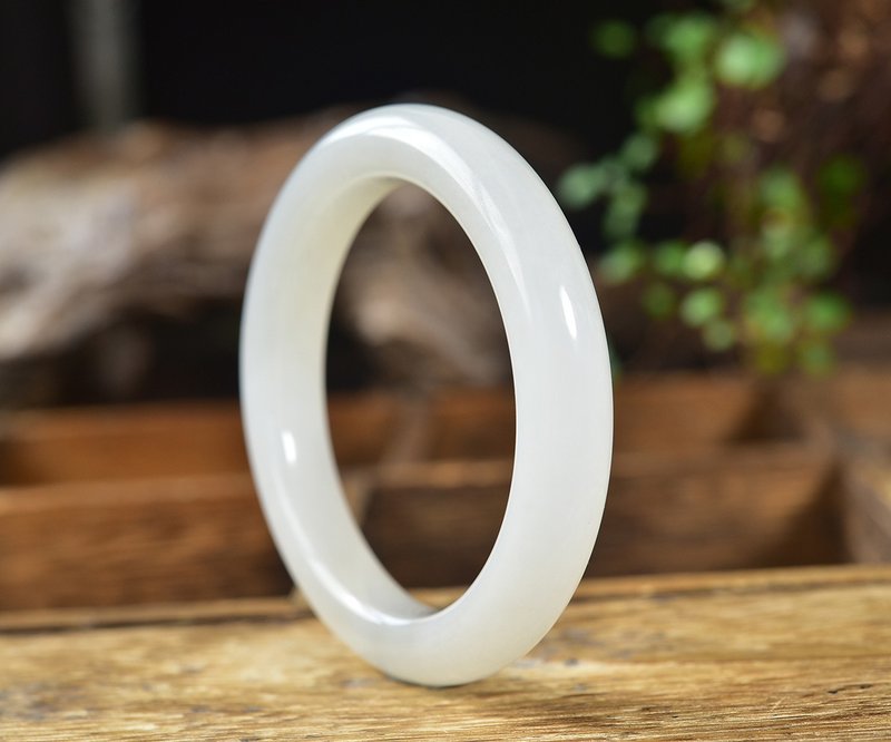 天然和田玉白玉手鐲 圈口57.5mm 玉質細膩溫潤 - 手鍊/手環 - 玉石 