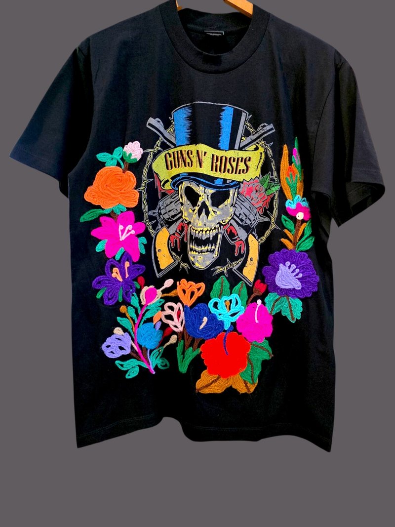 Band t-shirt with embroidery - 男 T 恤 - 其他材質 黑色
