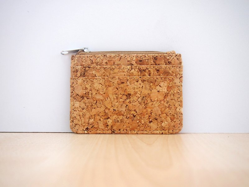 Naturaism naturalistic cork thin short card wallet wallet (with zipper) - กระเป๋าสตางค์ - วัสดุอื่นๆ สีนำ้ตาล