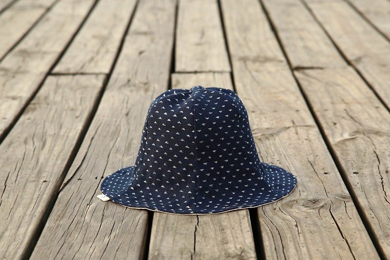 [Micro-wind with matching - comet footprint] double-faced flower fisherman hat - Hats & Caps - Cotton & Hemp 