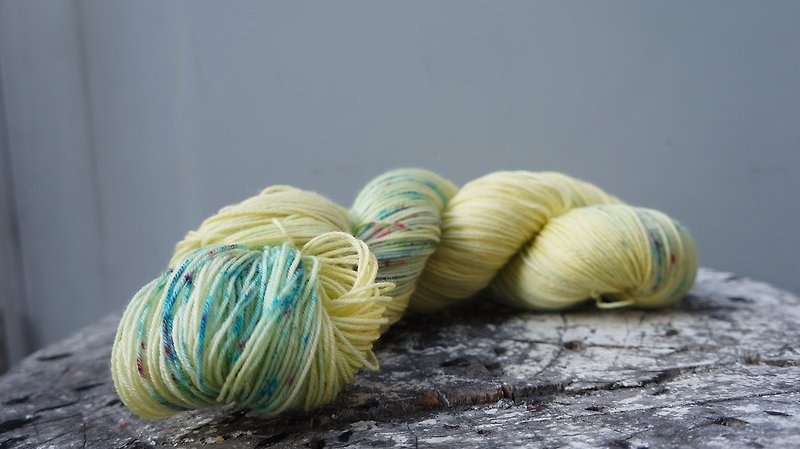 Hand dyed the line. Frosting Lyme - Knitting, Embroidery, Felted Wool & Sewing - Wool 