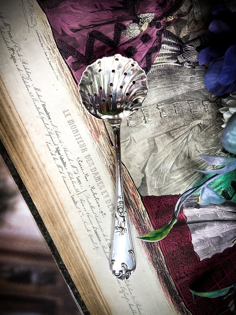 French Rococo style shell filter spoon - Cutlery & Flatware - Silver Silver