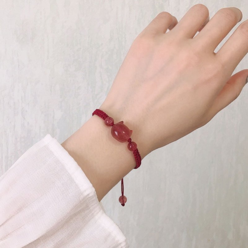 Strawberry Quartz and Silver Stone Cat Bracelet - สร้อยข้อมือ - คริสตัล สึชมพู