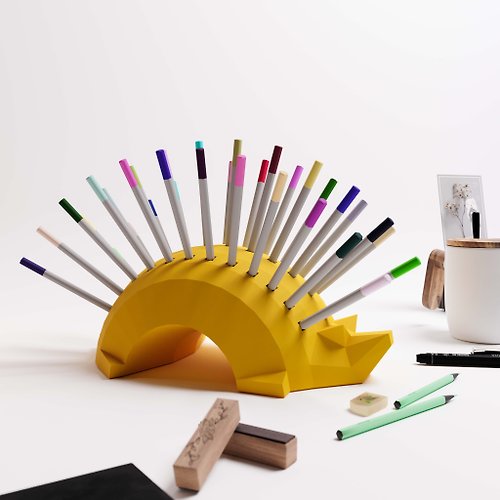 Polygonica Hedgehog, desktop pencil and pen holder. Digital pdf instructions!