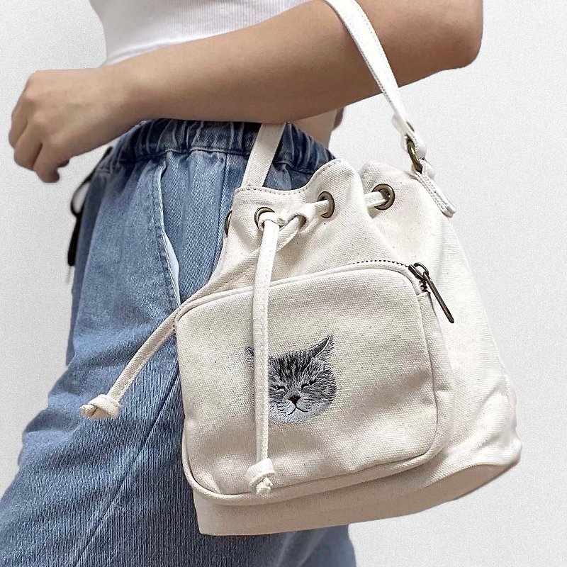 [Customized] Pet Embroidery Dual-purpose Bucket Bag Bucket Bag Illustration Style - เสื้อฮู้ด - ผ้าฝ้าย/ผ้าลินิน หลากหลายสี