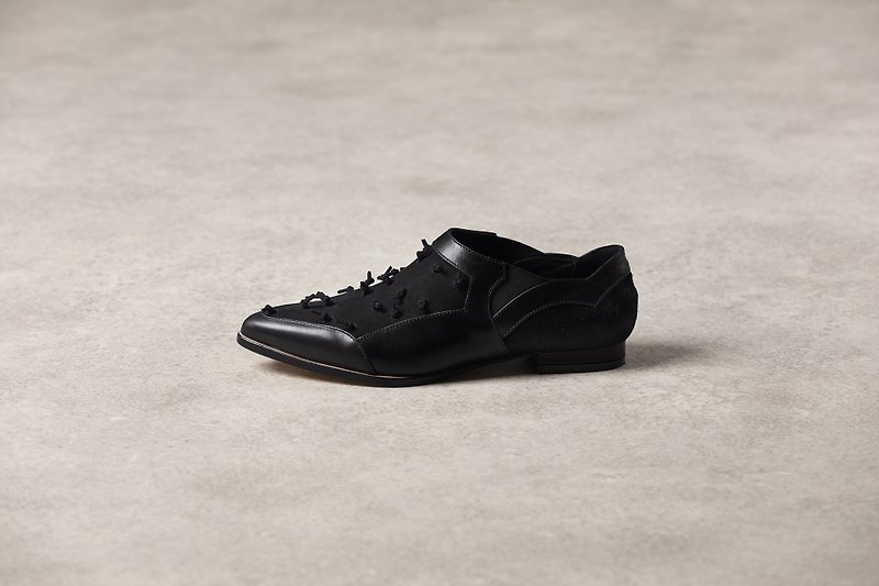 ZOODY / Floor Cover 2 / Handmade Shoes / Flat Pointed Loafers / Black - รองเท้าอ็อกฟอร์ดผู้หญิง - หนังแท้ สีดำ