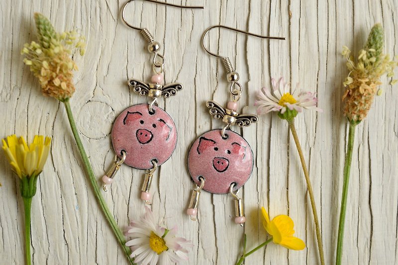 Pink Pig Enamel Earrings, Flying Pig, Pig With Wings, Piggy Earrings, Piglet, - 耳環/耳夾 - 琺瑯 粉紅色